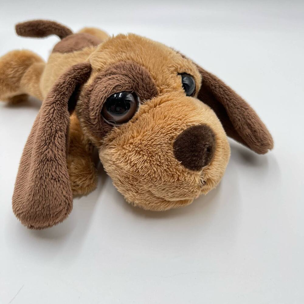 Russ Berrie Lil Peepers Big Eyes 9" Brown Dog Laying Down Patch Hound Applause